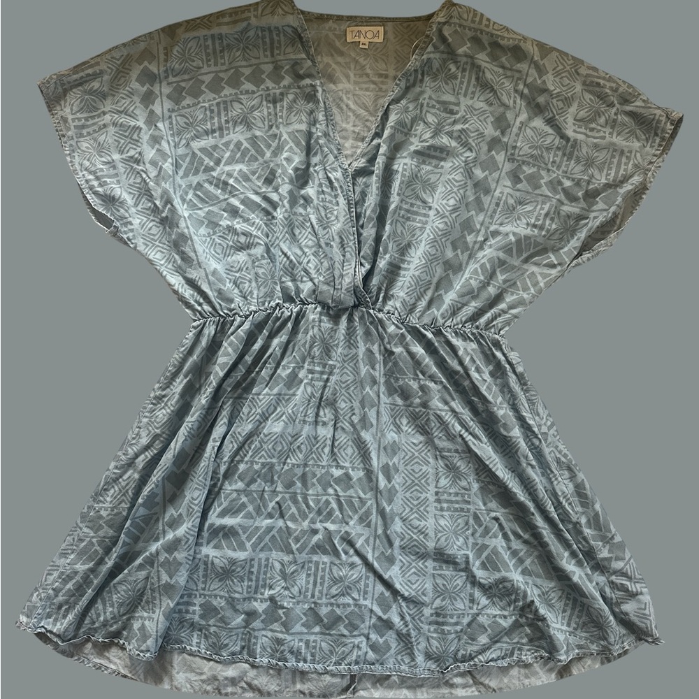 Elegant V-Neck Tunic Top in Gray